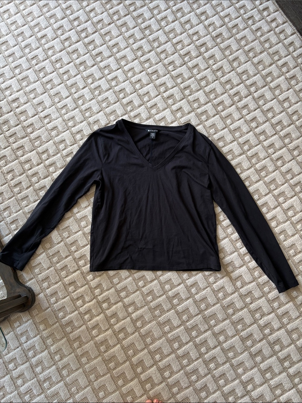 Athleta Black V-Neck Long Sleeve Tee Size M